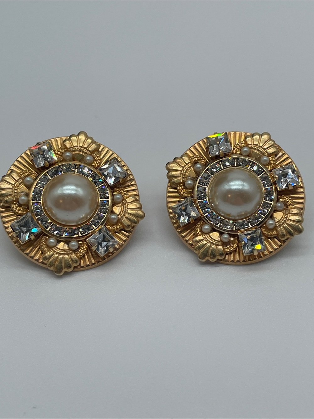 Gold-Tone Pearl & Crystal Round Clip-On Earrings - Classic Vintage Style